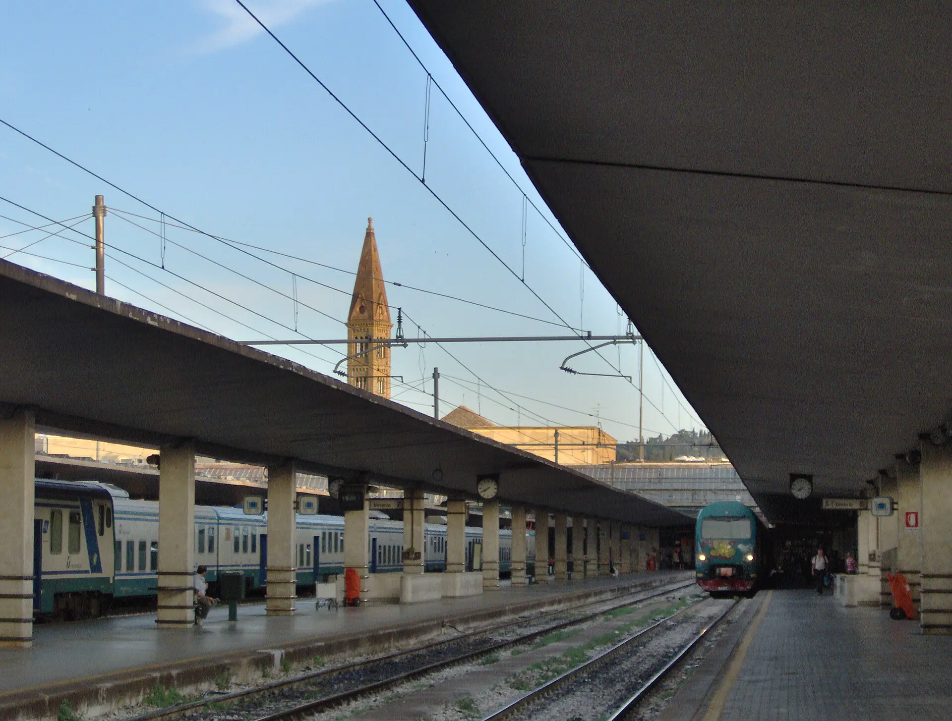 Platform 5 at Firenze Santa Maria Novella station in the early morning